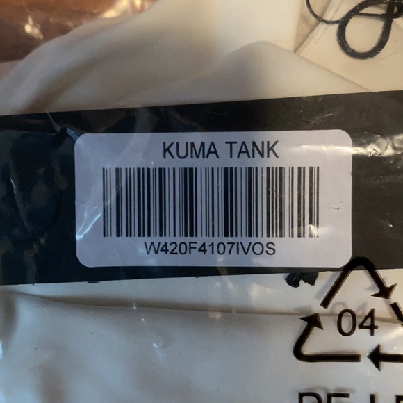 SAVVI KUMA Small White Criss Cross Back Padded Shelf Bra Tank Top - Picture 6 of 6